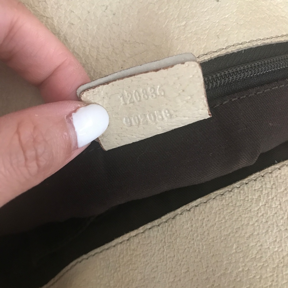 Gucci Shoulder Bag in Canvas - Picture 7 of 8